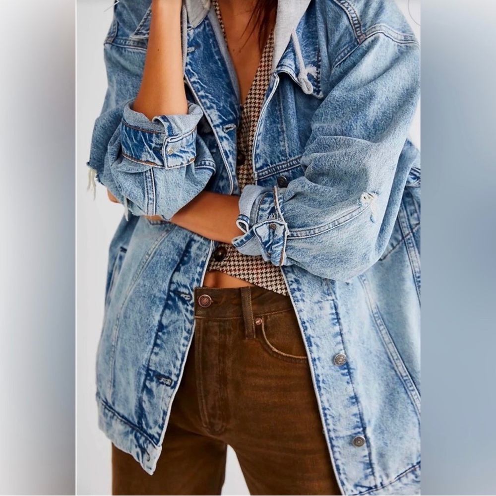 We The Free People Light Blue Denim Distressed Oversized Jacket Gray Hood Size M - Picture 3 of 11